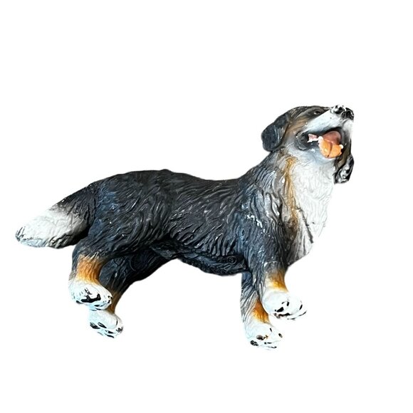 Schleich Bernese Mountain Dog Standing Adult Figure Retired 16339 - Picture 4 of 5